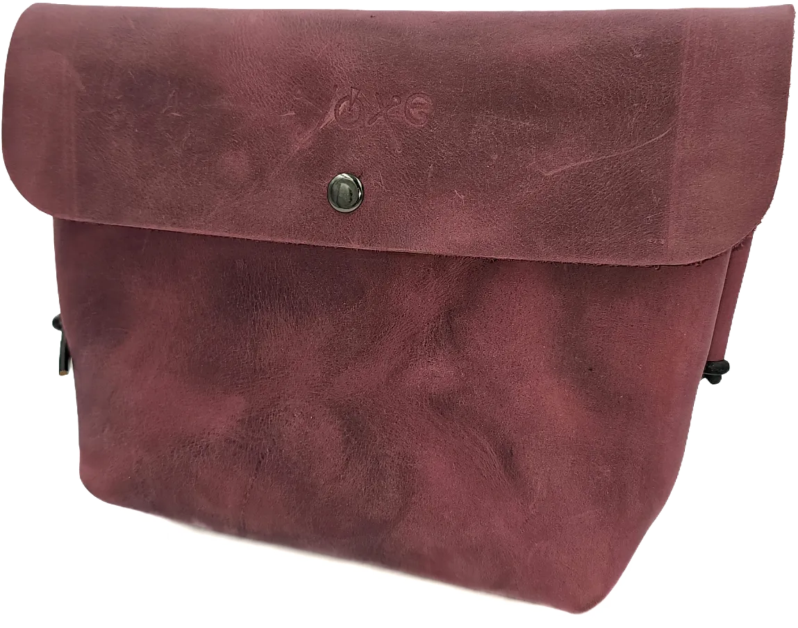 Crossbody women's bag in magenta leather colour