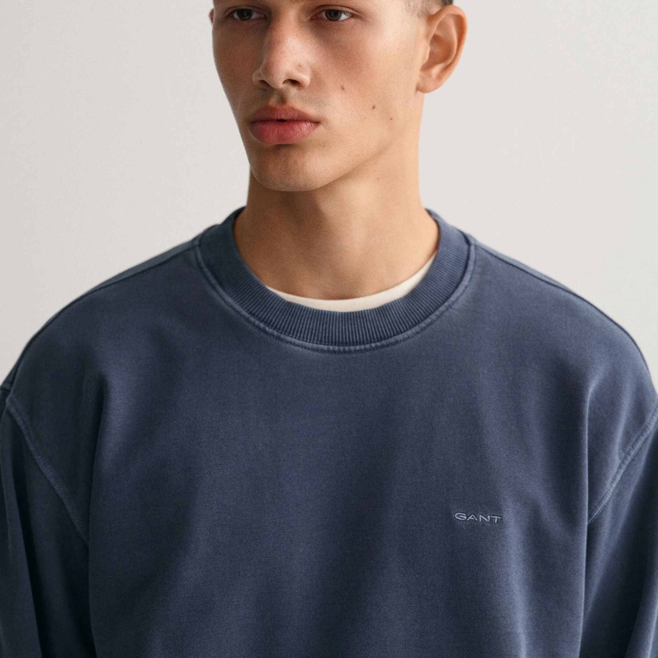 GANT Sunfaded Crew Neck Sweatshirt in Evening Blue