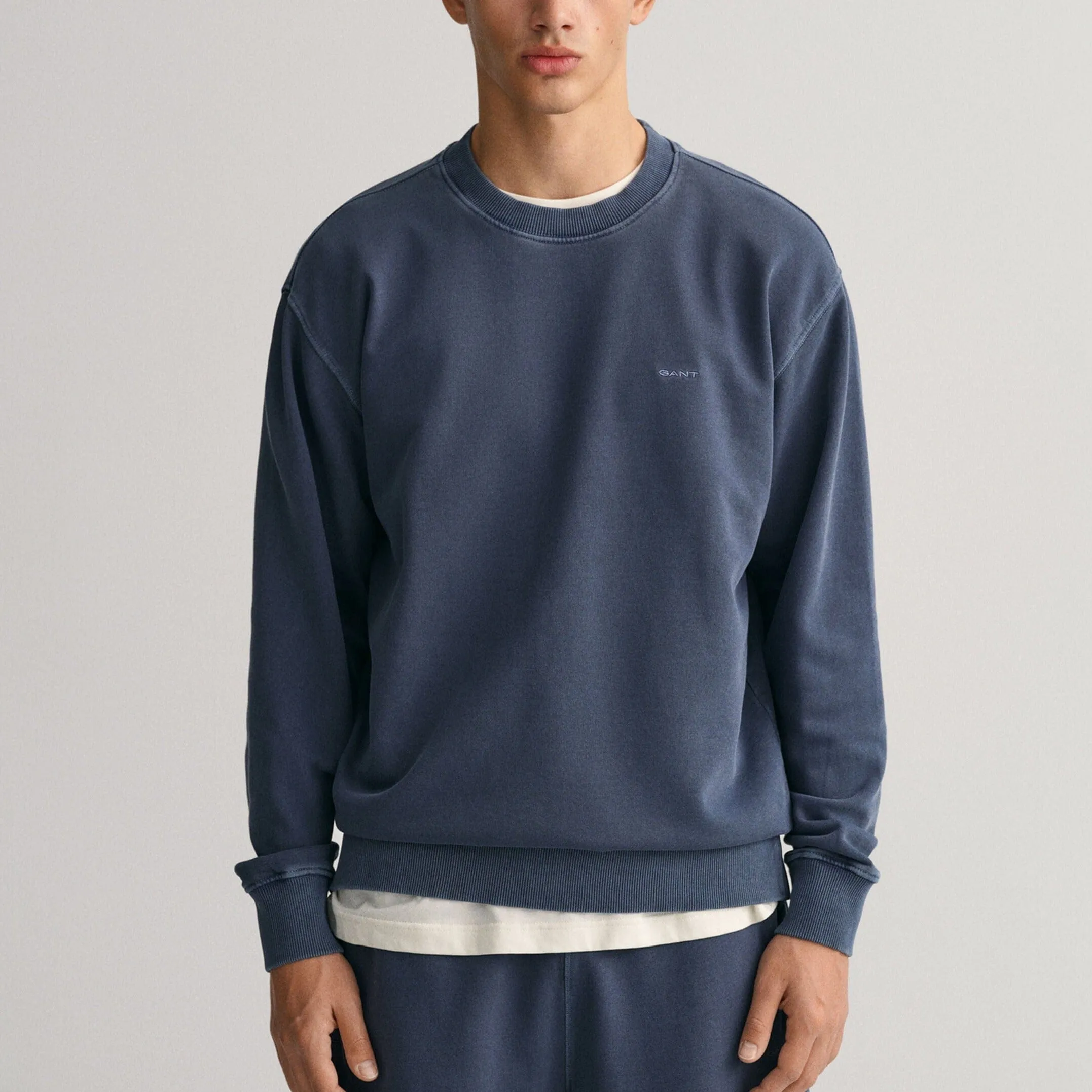 GANT Sunfaded Crew Neck Sweatshirt in Evening Blue