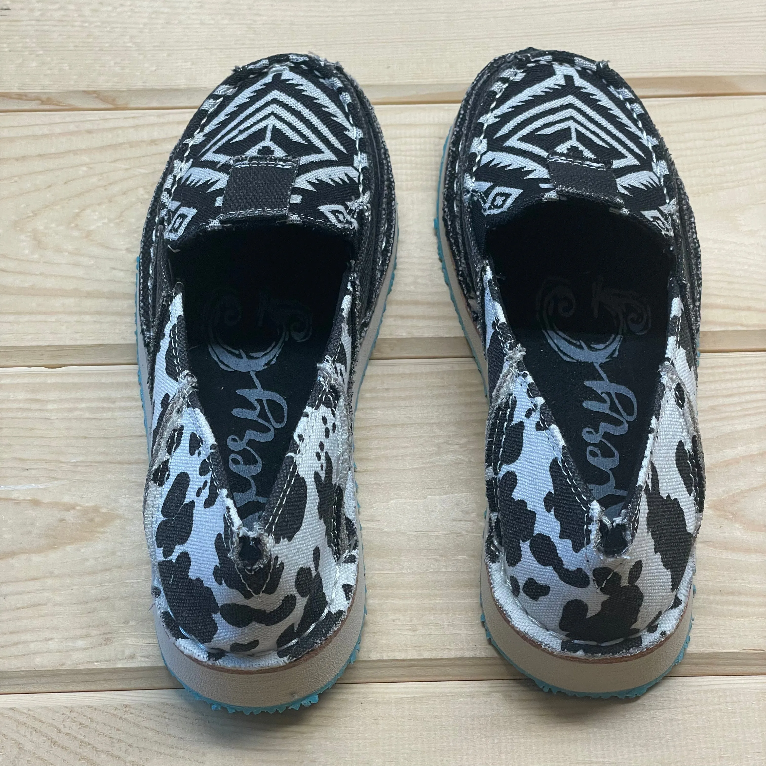 Very G "Jen" Black & White Slip-on